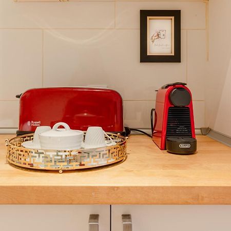 Boutique Apartment In Historic Lissabon Buitenkant foto